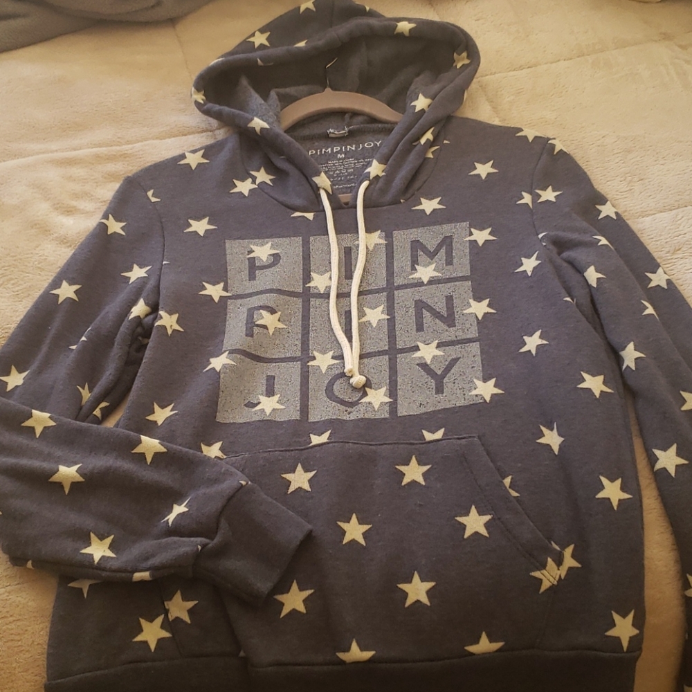 Pullover sweater